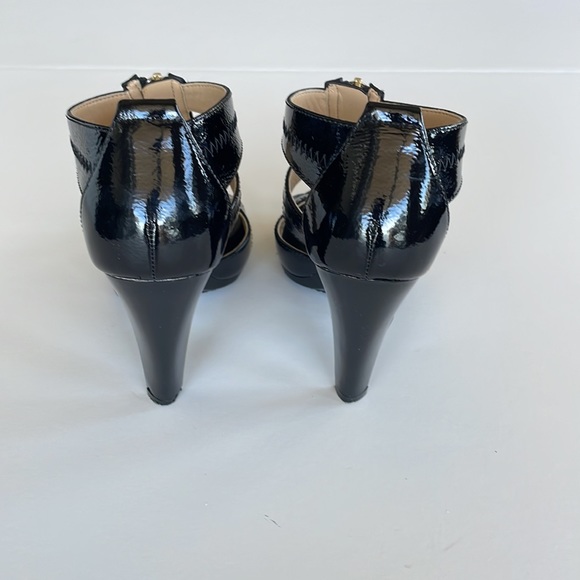 Michael Kors Berkley T Strap Crinkled Patent 6 M - Picture 8 of 15